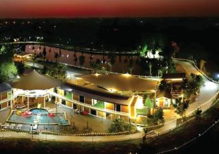 Hi Creek Resort - - 0