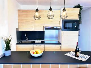 Seaview Friendly Holiday Home 8 - 9