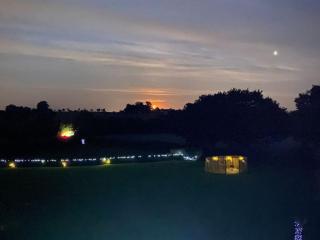 Luxurious ground floor en-suite bedroom with separate entrance - 4