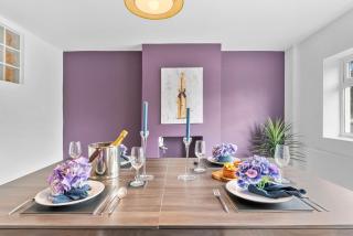 Pristine House - Sleeps 10 - Amazing Location - 5