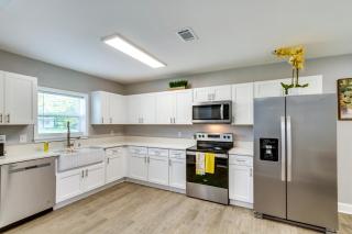 Pensacola Vacation Rental about 5 Mi to Beach! - 9