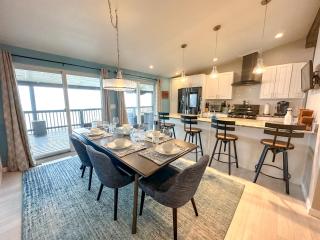 Lakefront 5 Bedroom Vacation Home - Sleeps 12! - Vermilion - 3