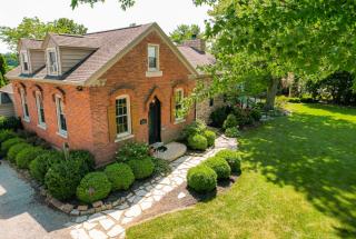Charming School House with Large Pool - Huron - 4