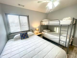 Side-by-Side Family Apartments - Sleeps 15 Total - Huron - 3