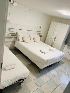 700mt to station Venezia,free parking, shuttle airport Via Napoli 71 - Mestre - 3