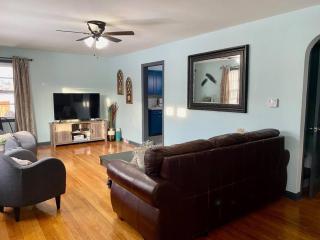 Rustic Elegance 3BDR Stylish Farmhouse Getaway - 0