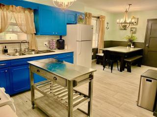 Rustic Elegance 3BDR Stylish Farmhouse Getaway - 9