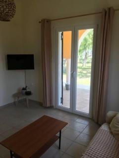Rouvas Beach House - 8
