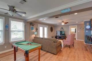 Steps to Beach Home with Deck in Galveston! - Galveston - 2