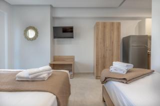 Sunshine Rooms and Suites - Nea Vrasna - 6