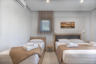 Sunshine Rooms and Suites - Nea Vrasna - 7