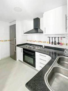 Elegant 4 beds near train station upto 10 Pax - Castellón de la Plana - 6