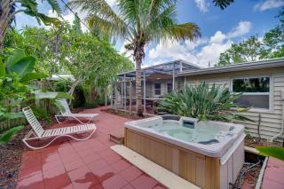 Satellite Beach Sunshine House with Hot Tub! - Satellite Beach - 0