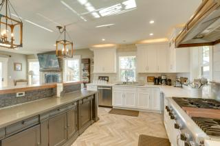 Lake Tahoe Views and Hot Tub Stunning Luxury Home! - Carnelian Bay - 1
