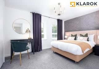 Four Bedroom Semi Detached House By Klarok Accommodation Peterborough With Free Parking & Garden - 5