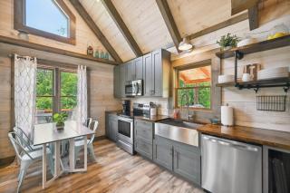 Modern Willis Cabin Retreat 24-Acre Working Farm! - 8