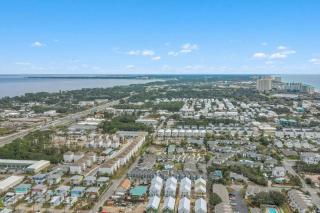 Beach Blessing a 2 bedroom 2.5-bathroom townhouse that sleeps up to 10 in Miramar Beach, FL - Destin - 6
