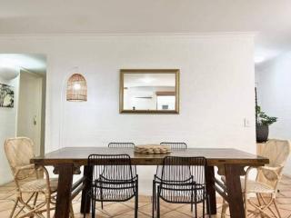 Paradise plantation on Noosa Hill 143NI - 4