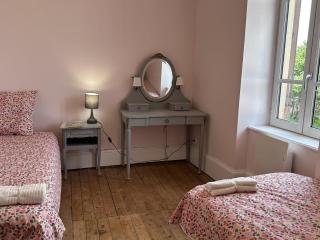 Charmante Cure Ancienne avec Jardin et WiFi, Près de Vichy - FR-1-489-459 - Jaligny - 8