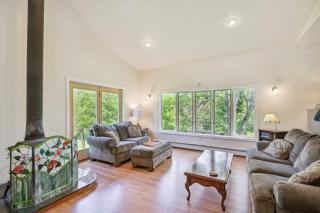 Charming and Scenic Gouldsboro Getaway with Patio! - Gouldsboro - 5