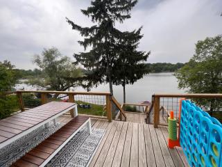 Casa Madre Chic Lakefront Cottage near Ann Arbor - Whitmore Lake - 9