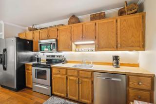 Lakefront Hamilton Cabin with Dock and Fire Pit! - Hamilton - 3