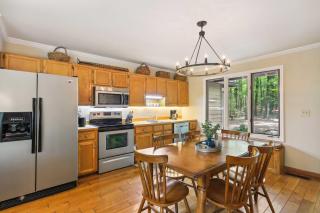 Lakefront Hamilton Cabin with Dock and Fire Pit! - Hamilton - 2