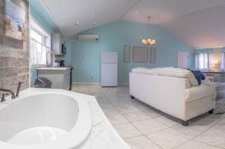 Elegant Jacuzzi Suite - Hancock - 8