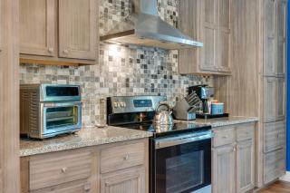 Canyon Lake Home with Spacious Deck and Backyard! - 4