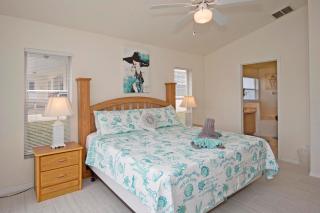 Poolside Paradise - 2