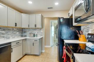 Family Home with Outdoor Oasis in Cape Coral! - Cape Coral - 3