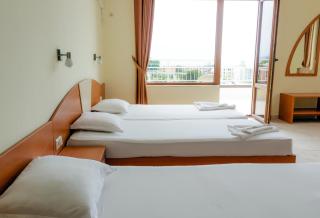 Hostel Malibu - Sonnenstrand - 9