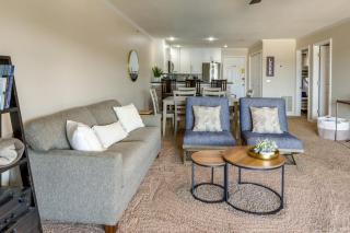 Lake Views and Pool Access Condo in Osage Beach! - Osage Beach - 6