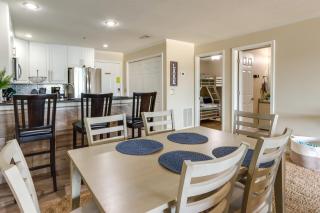 Lake Views and Pool Access Condo in Osage Beach! - Osage Beach - 4