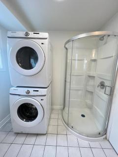 Letitia Heights !B Spacious and Quiet Private Bedroom with Shared Bathroom - Barrie - 4