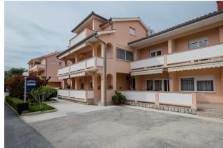 Apartments with parking space Palit, Rab - 4970 - 0