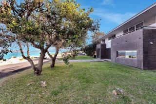 Architectural Design on the Beach - Winda Woppa - 0