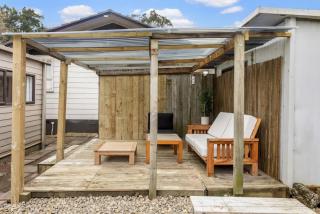 Fusion Modern Escape with Parking and Patio - Auckland - 9