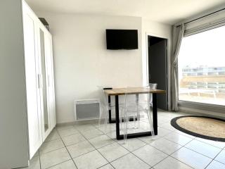 Appartement rénové avec piscine commune, 4 couchages, climatisé, wifi, terrasse vue mer - FR-1-748-3 - Canet-en-Roussillon - 2