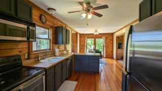 Modern Log House - Winchester - 3