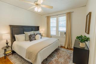 Historic Revival King Bed Midtown Memphis 70 Fast WiFi Free Parking Yes Pets - 7
