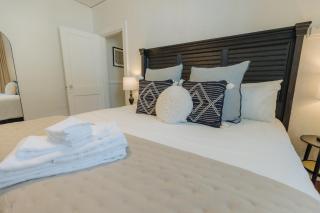 Historic Revival King Bed Midtown Memphis 70 Fast WiFi Free Parking Yes Pets - 8