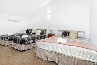 Escape to the Cape Villa 15 - Broadwater - 2