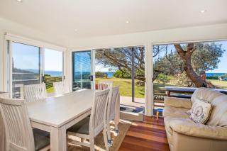 Aqua Beachfront - Pet Friendly - 2 Mins Walk to Beach - Culburra Beach - 7