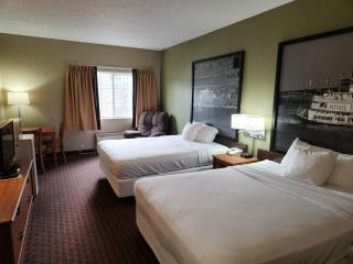 Eagle Ridge Inn - Le Claire - 2