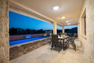 Villa Cicibella with heated pool 150 meters from the beach - by TA Leut Agency - Privlaka - 8