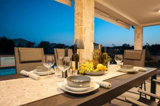 Villa Cicibella with heated pool 150 meters from the beach - by TA Leut Agency - Privlaka - 7