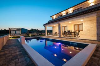 Villa Cicibella with heated pool 150 meters from the beach - by TA Leut Agency - Privlaka - 6