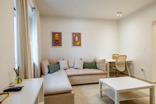 Renovated 1st-floor apt-close to the park - Atene - 0