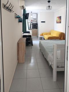 Small Studio in Rethymno center for up to 4 persons (2 +2 children or 3 adults) - 6